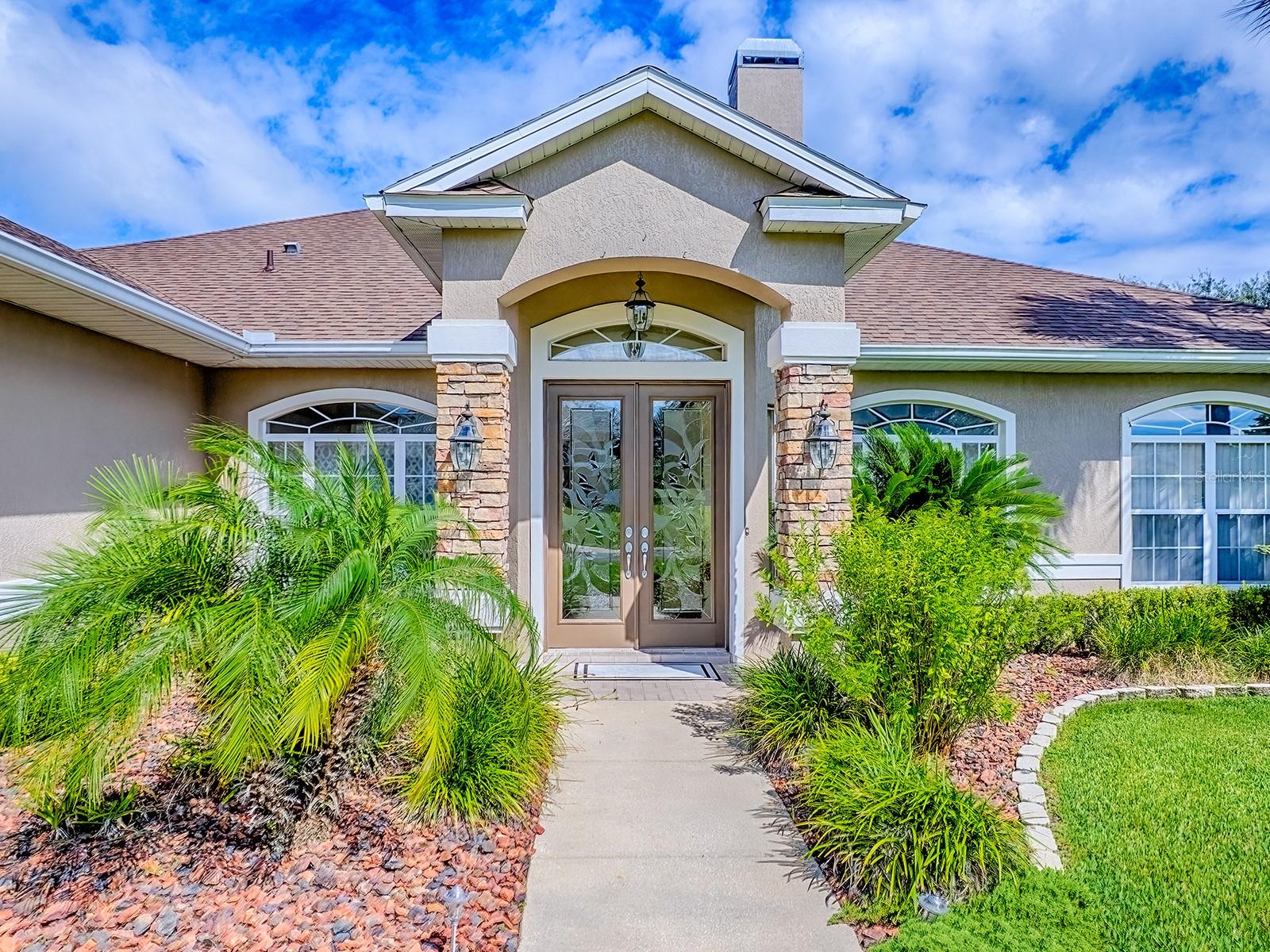 564 DOWLING CIRCLE