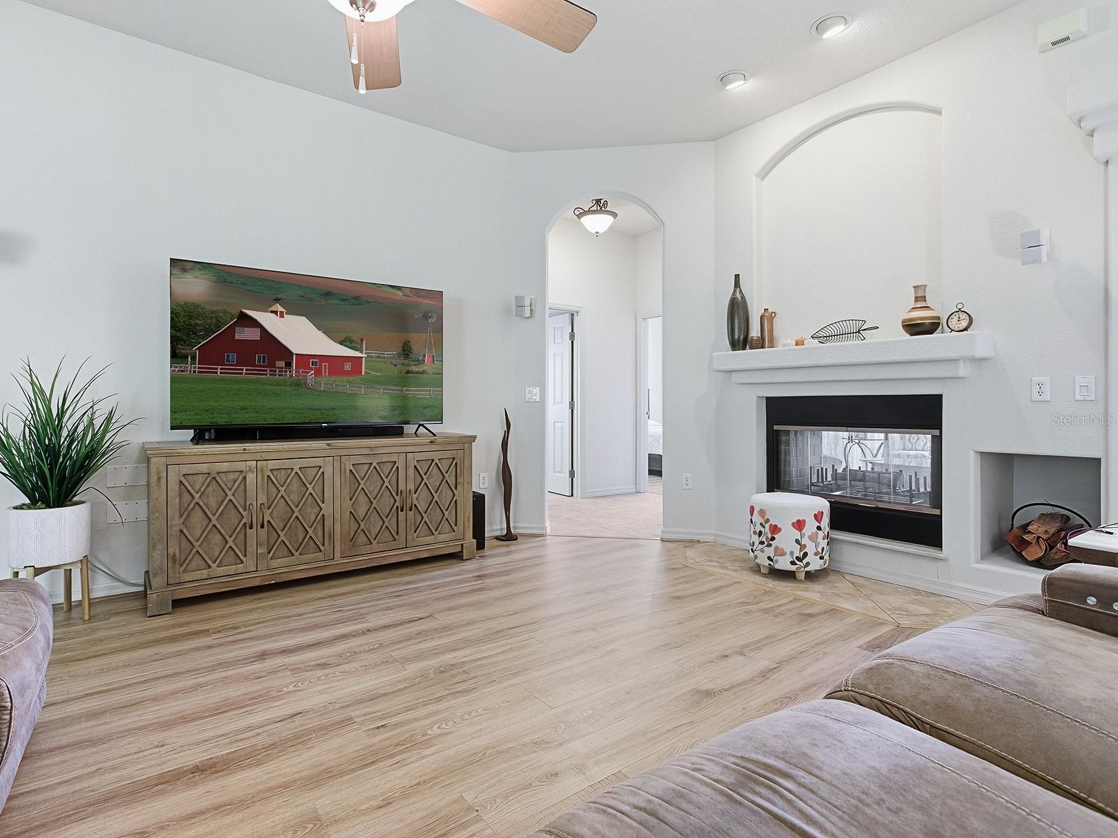 LADY LAKE LAKES PH 02 LT 01 BLK A - Residential