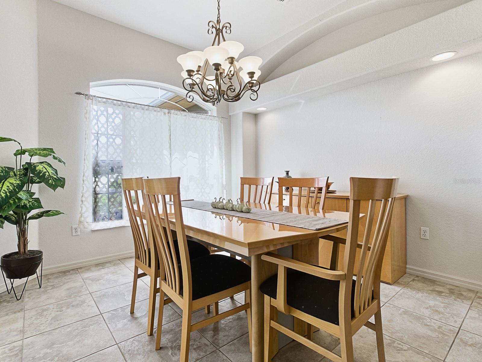 LADY LAKE LAKES PH 02 LT 01 BLK A - Residential