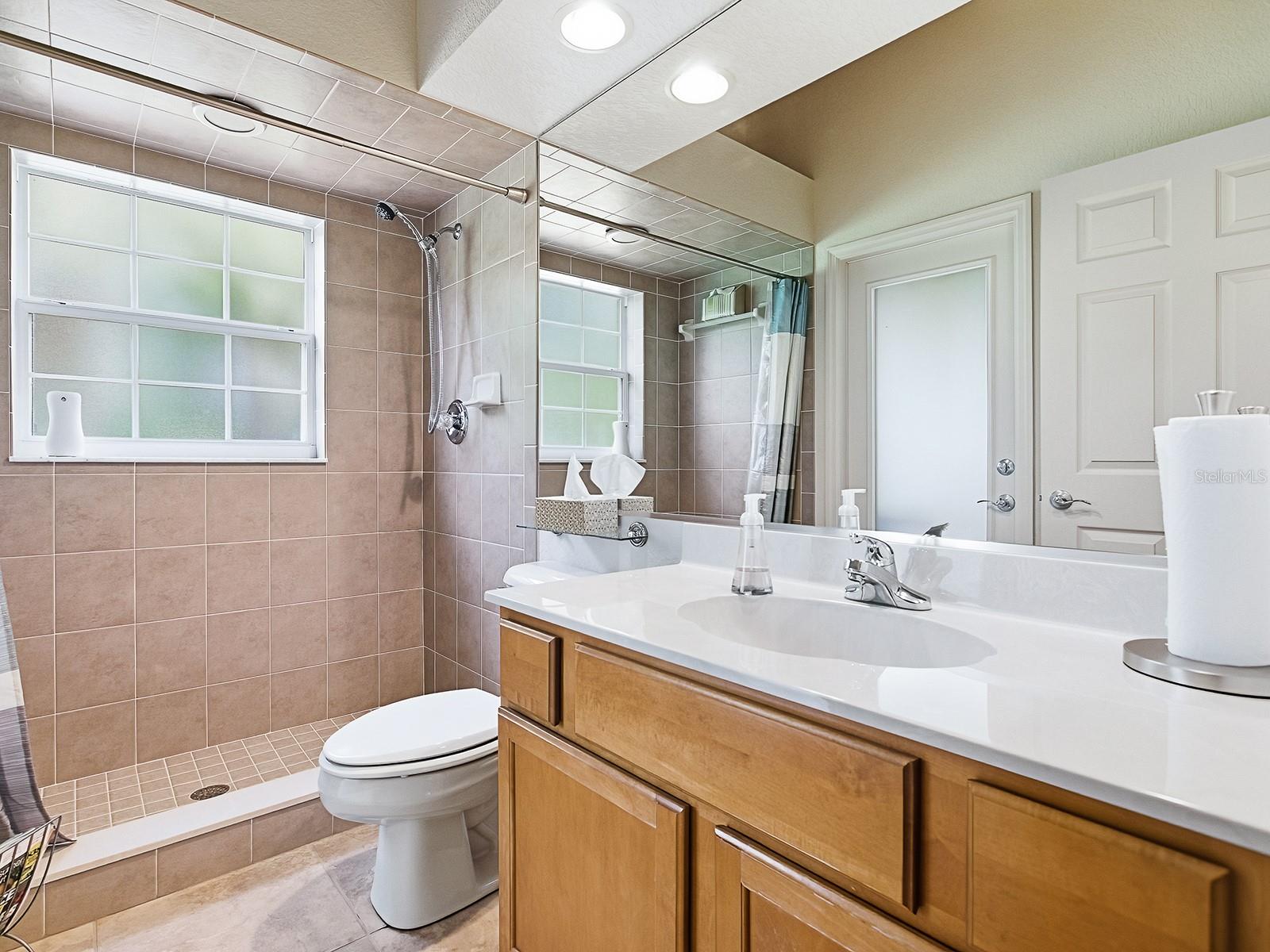 LADY LAKE LAKES PH 02 LT 01 BLK A - Residential