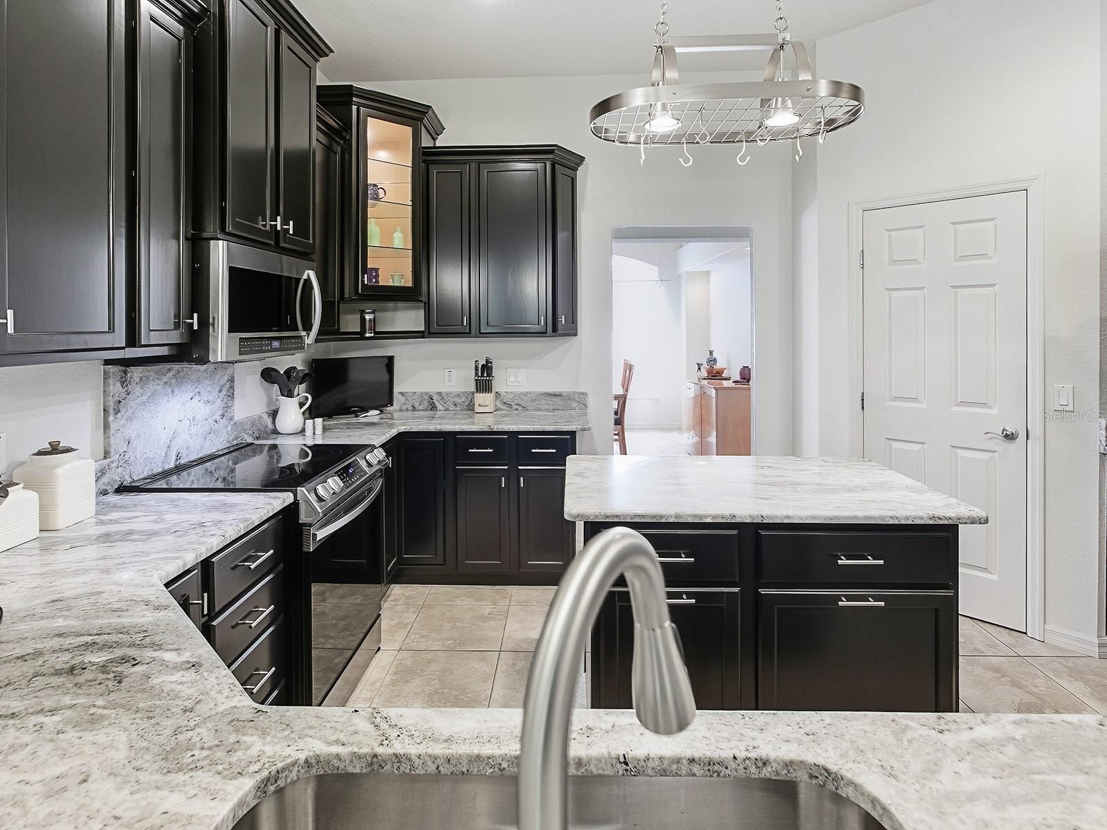 LADY LAKE LAKES PH 02 LT 01 BLK A - Residential