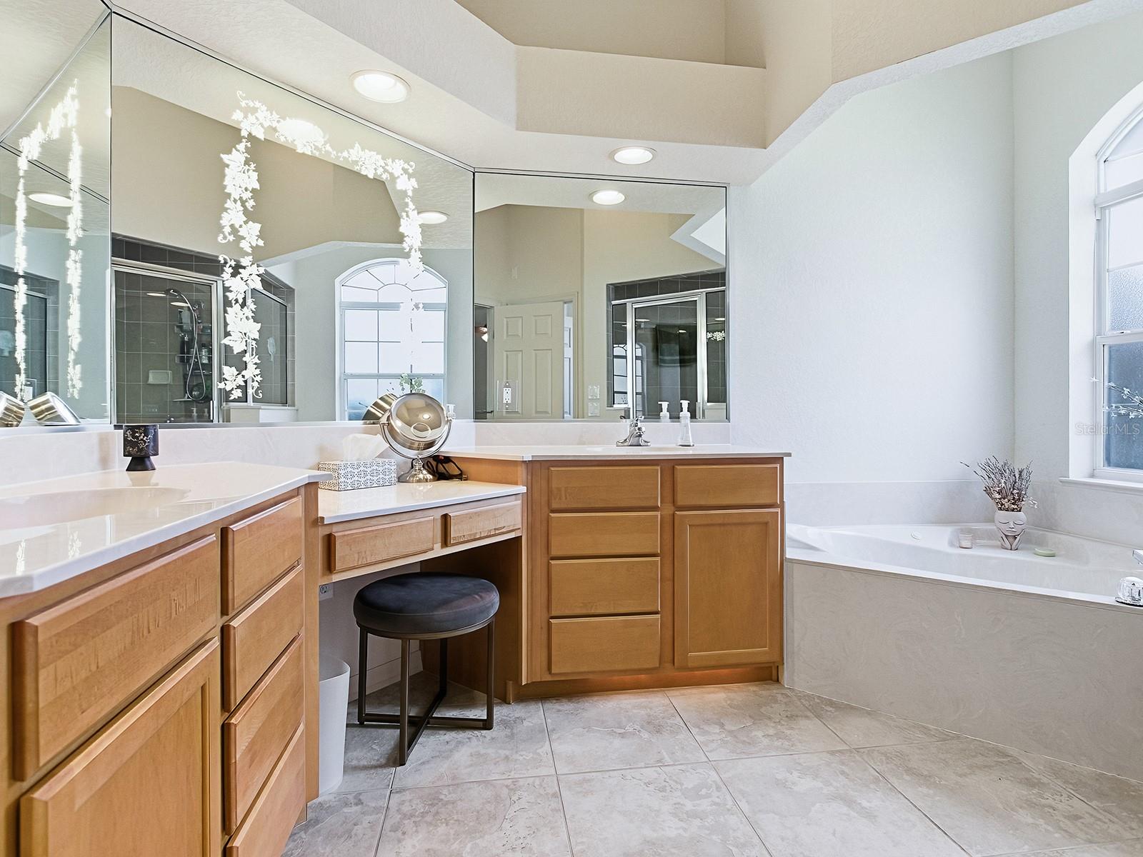 LADY LAKE LAKES PH 02 LT 01 BLK A - Residential