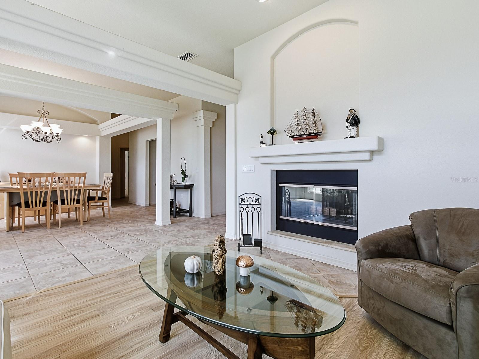 564 DOWLING CIRCLE