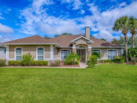 Photo of 564 Dowling Circle, Lady Lake, FL 32159 (MLS # G5103284)