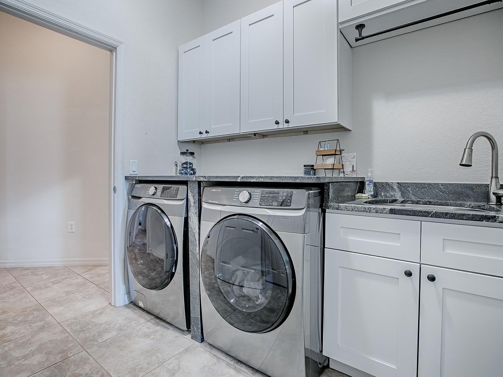 LADY LAKE LAKES PH 02 LT 01 BLK A - Residential