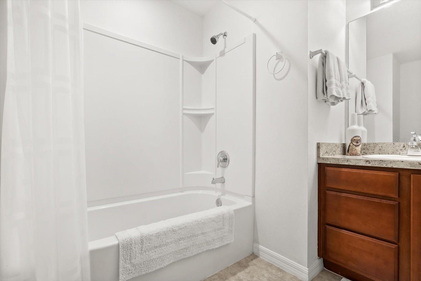 TAVARES GROVES AT BAYTREE PH 04 - Residential Lease