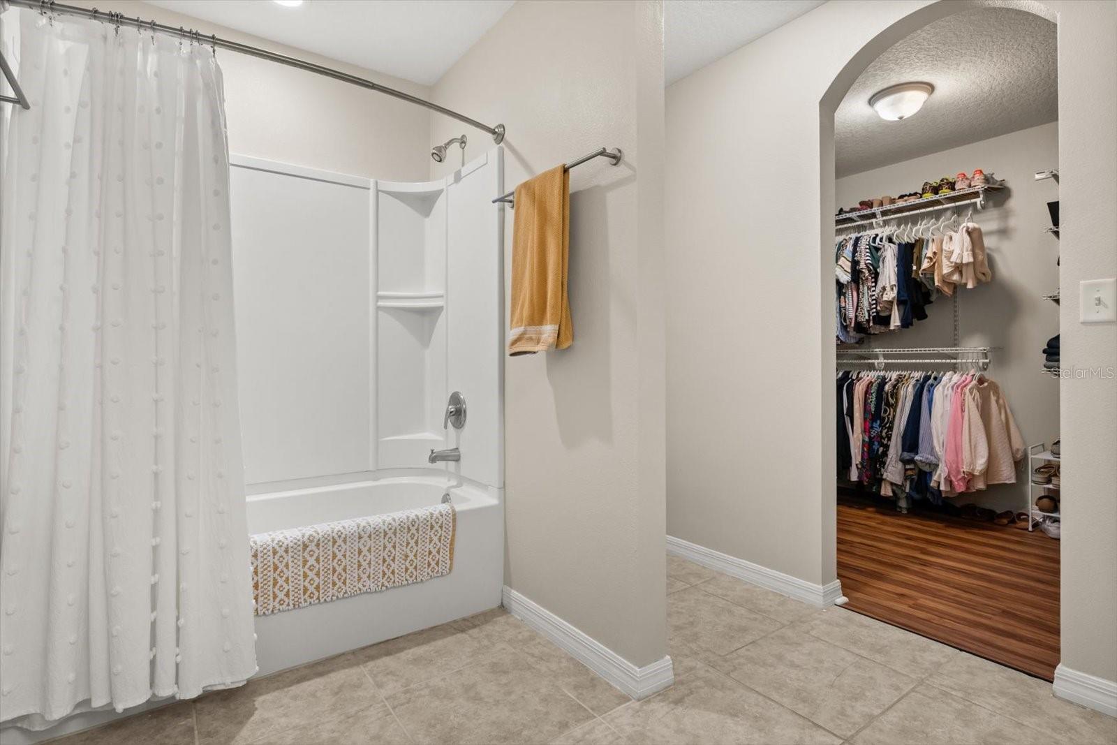 TAVARES GROVES AT BAYTREE PH 04 - Residential Lease