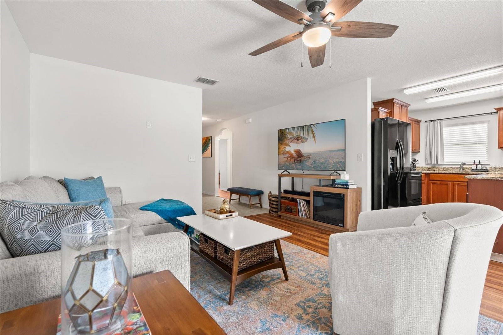 TAVARES GROVES AT BAYTREE PH 04 - Residential Lease