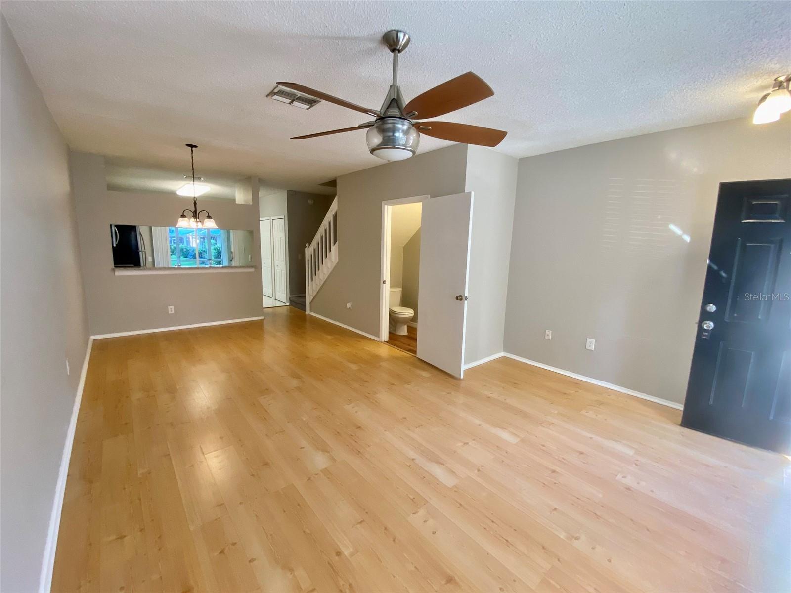 BERKELEY SQUARE - Residential Lease