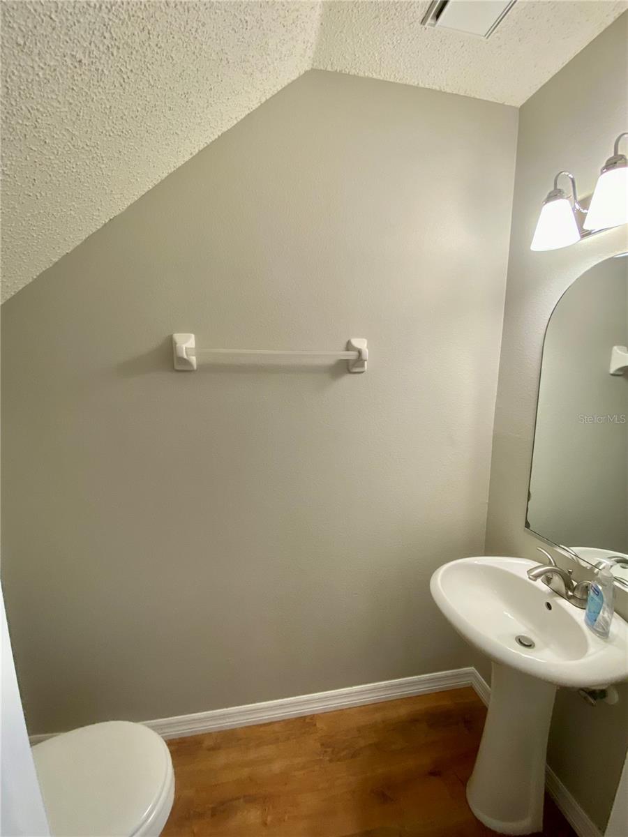 BERKELEY SQUARE - Residential Lease