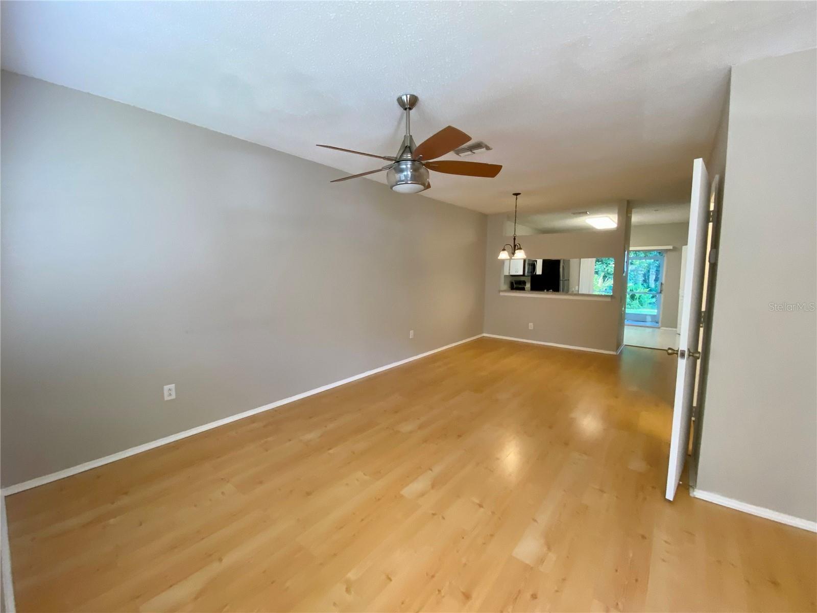 BERKELEY SQUARE - Residential Lease