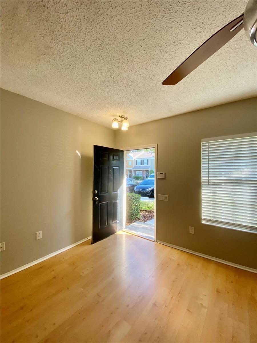 BERKELEY SQUARE - Residential Lease