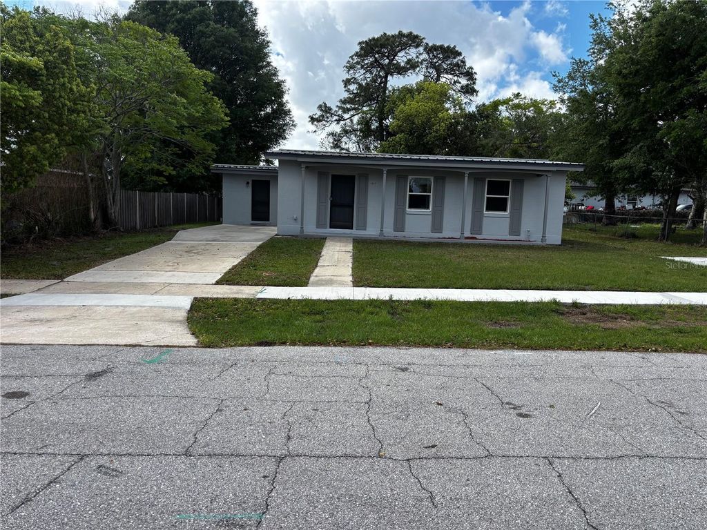 Photo of 1463 Renton Street, Deltona, FL 32725 (MLS # V4948617)