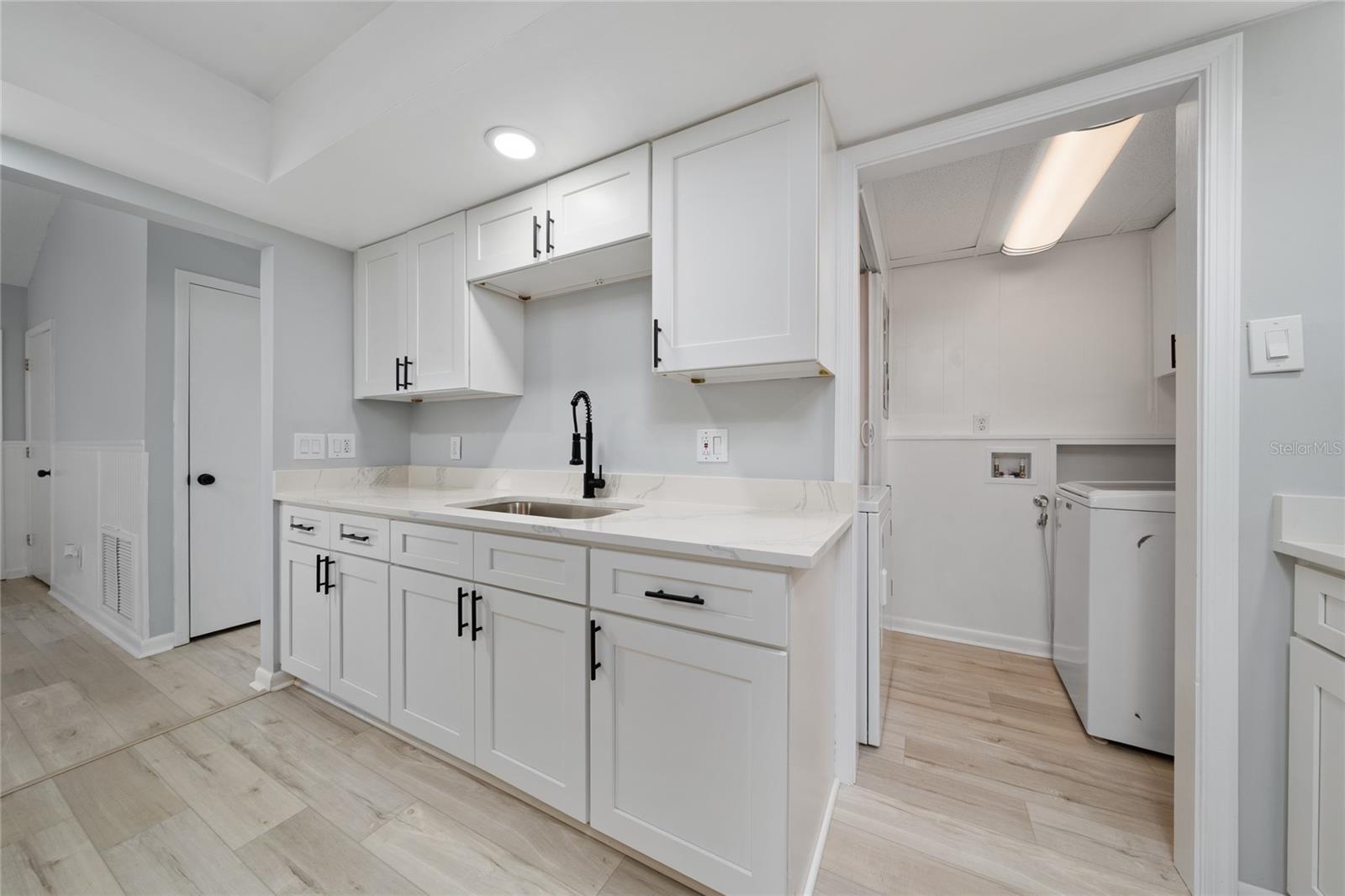 DELTONA LAKES UNIT 05 - Residential Lease