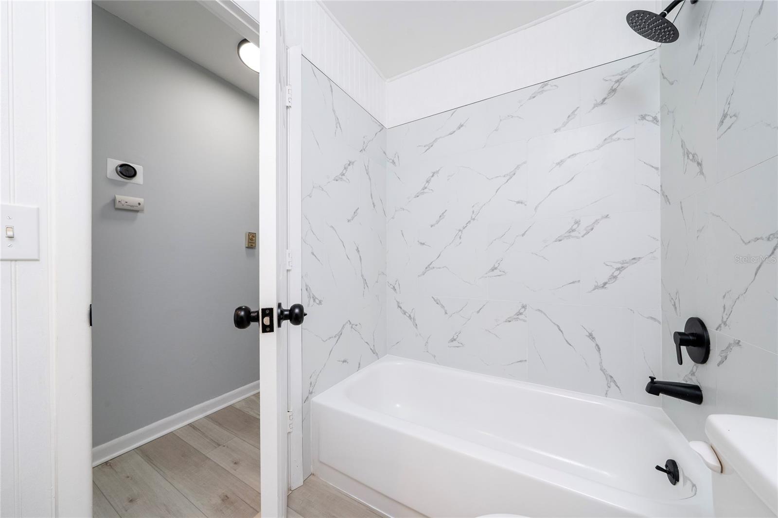 DELTONA LAKES UNIT 05 - Residential Lease