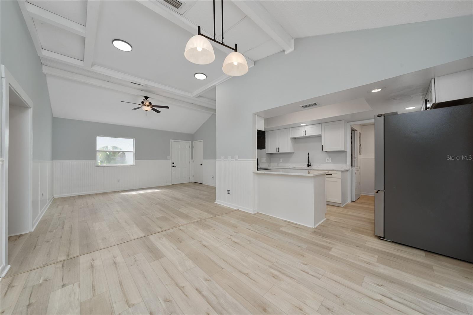 DELTONA LAKES UNIT 05 - Residential Lease