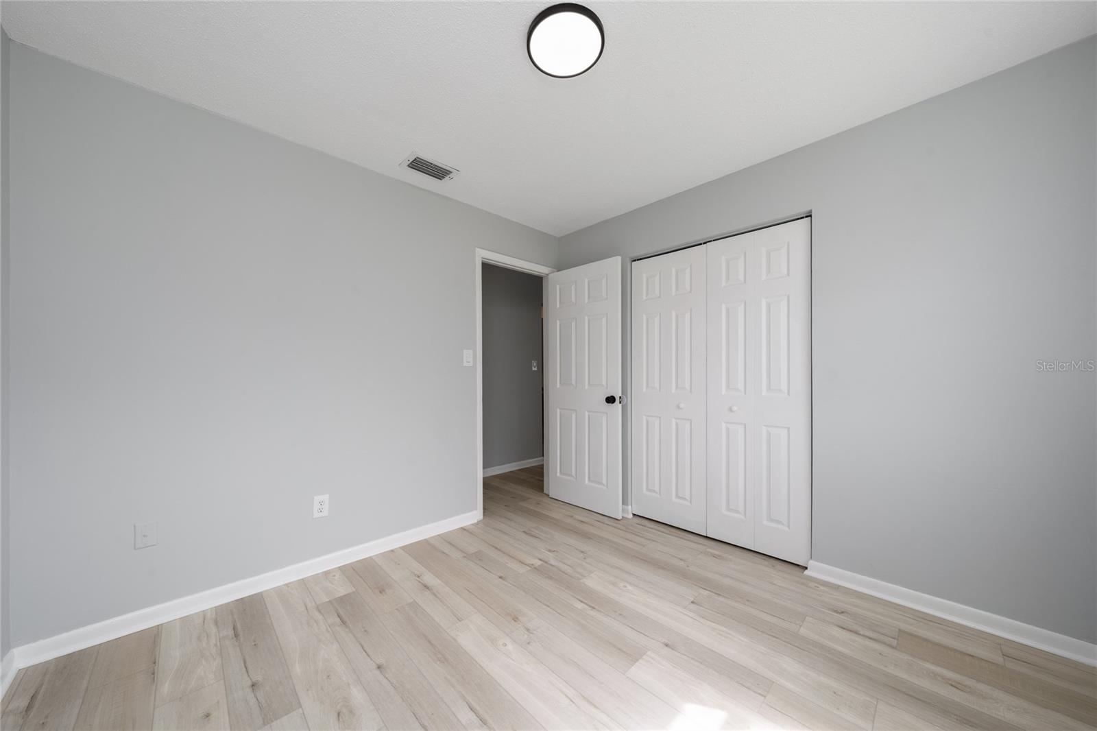 DELTONA LAKES UNIT 05 - Residential Lease