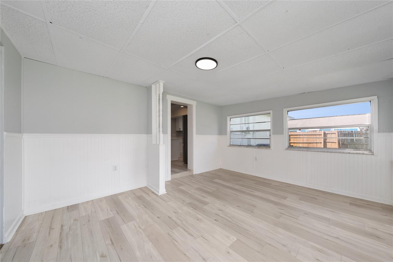 DELTONA LAKES UNIT 05 - Residential Lease