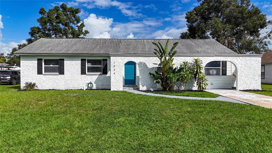 FOR RENT – 4BR/2BA Home near I4.
Modern  home in a great location close to top-rated schools, major roads, shopping, and restaurants. Features an open-concept layout with stainless steel appliances, laminate flooring in living areas. Enjoy a fenced backyard for privacy and outdoor living. Contemporary finishes throughout make this home move-in ready and perfect for comfortable living!