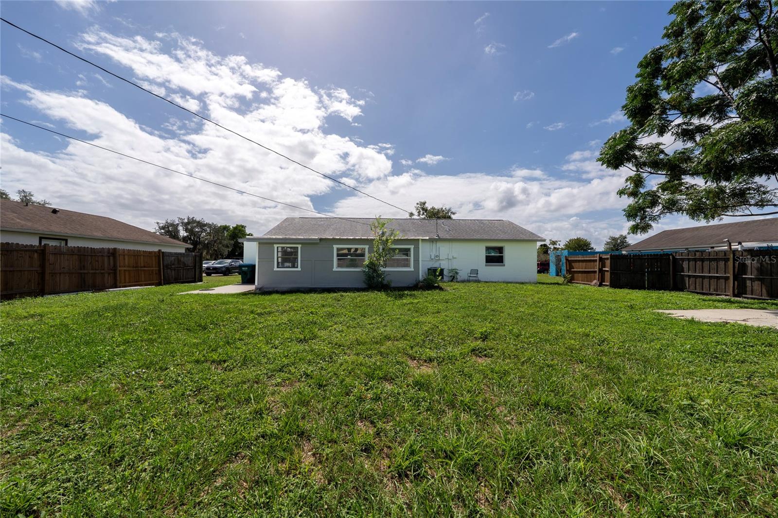 DELTONA LAKES UNIT 05 - Residential Lease