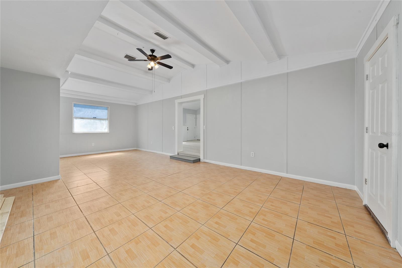 DELTONA LAKES UNIT 05 - Residential Lease