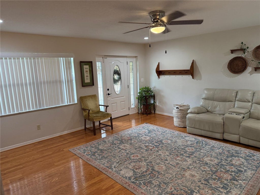 Photo of 124 N Pointe Drive, Auburndale, FL 33823 (MLS # L4964830)