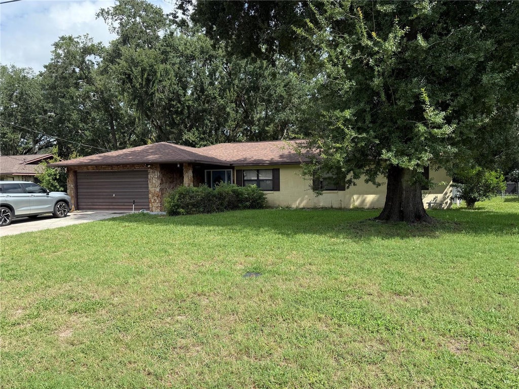 Photo of 124 N Pointe Drive, Auburndale, FL 33823 (MLS # L4964830)
