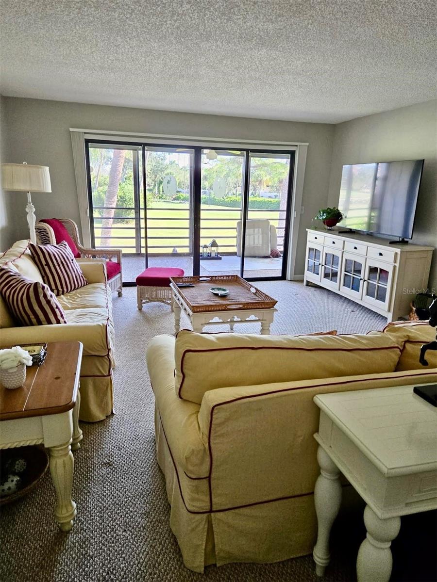 VALENCIA GARDEN - Residential Lease