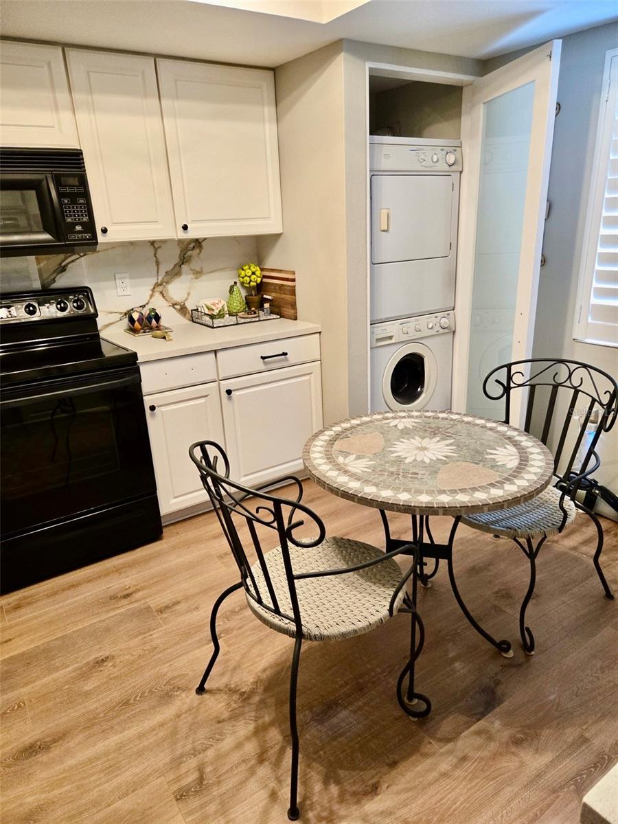 VALENCIA GARDEN - Residential Lease