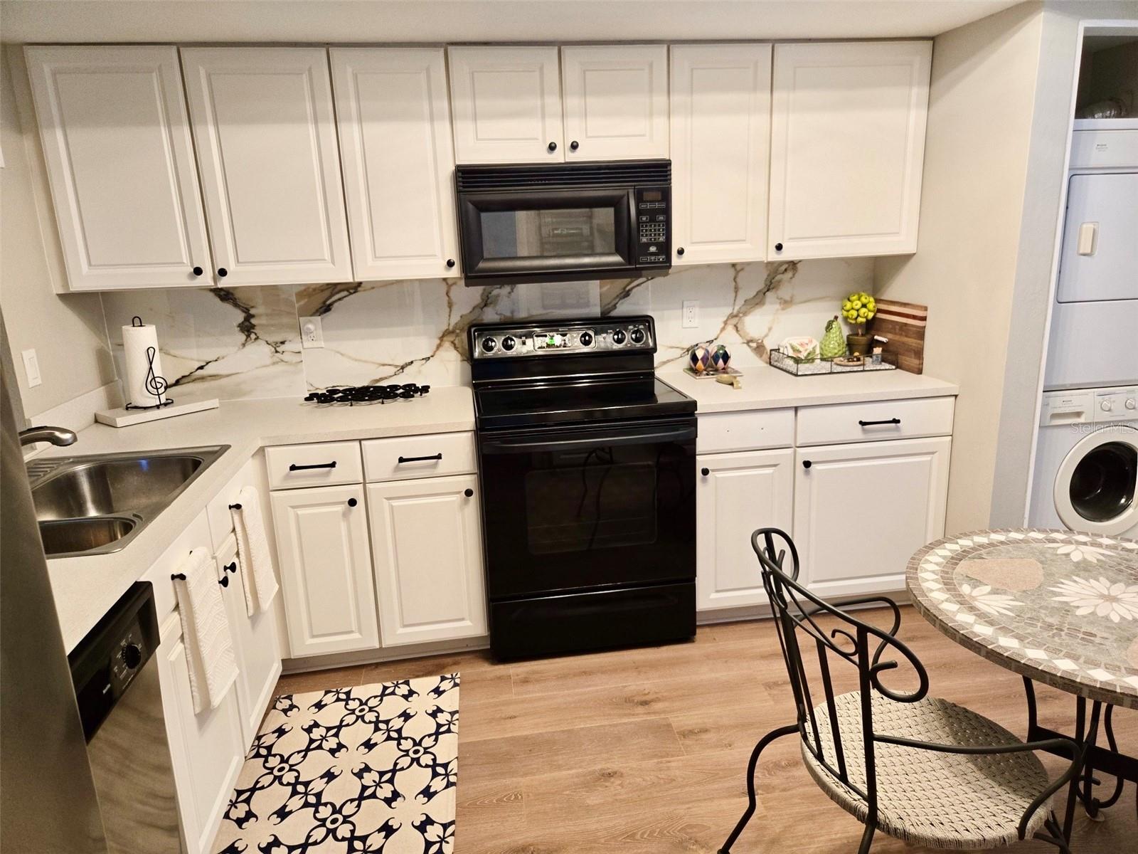 VALENCIA GARDEN - Residential Lease