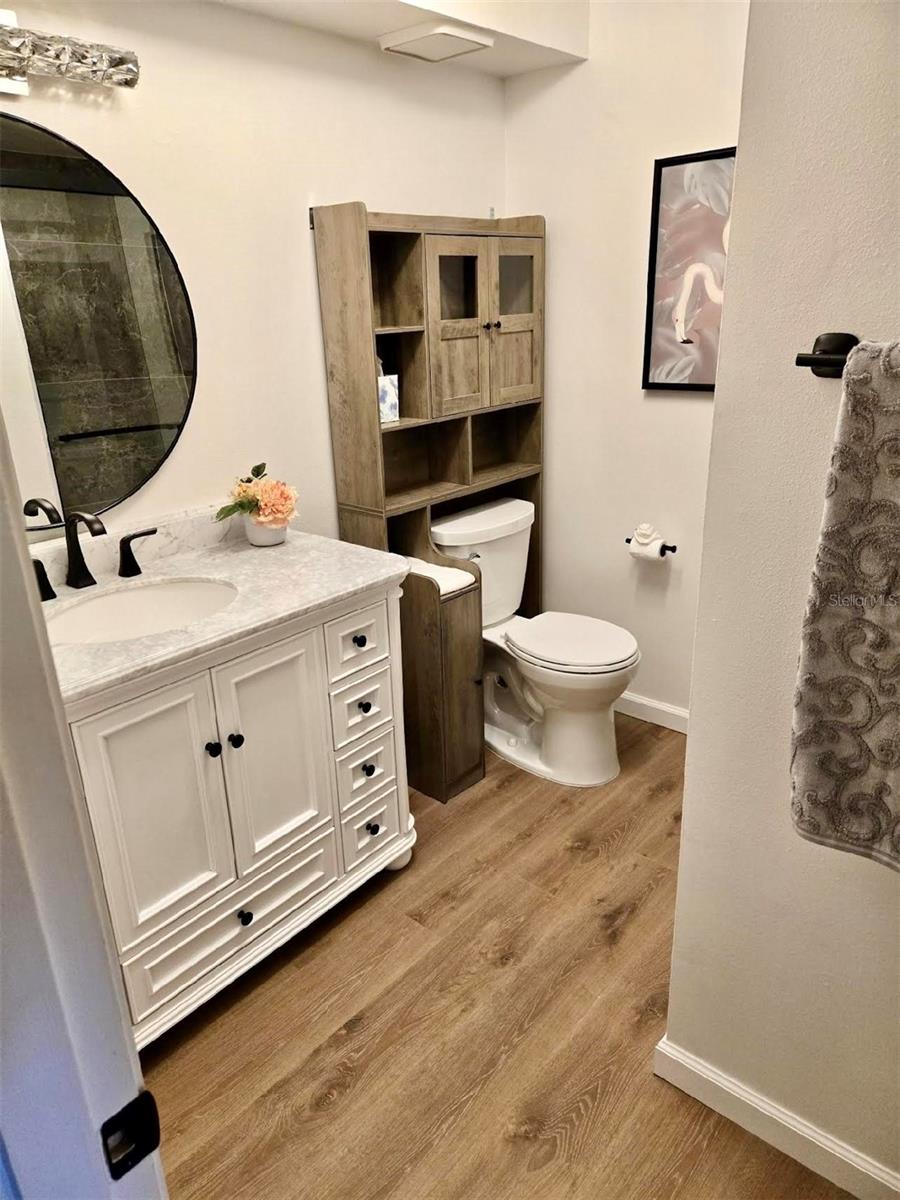 VALENCIA GARDEN - Residential Lease