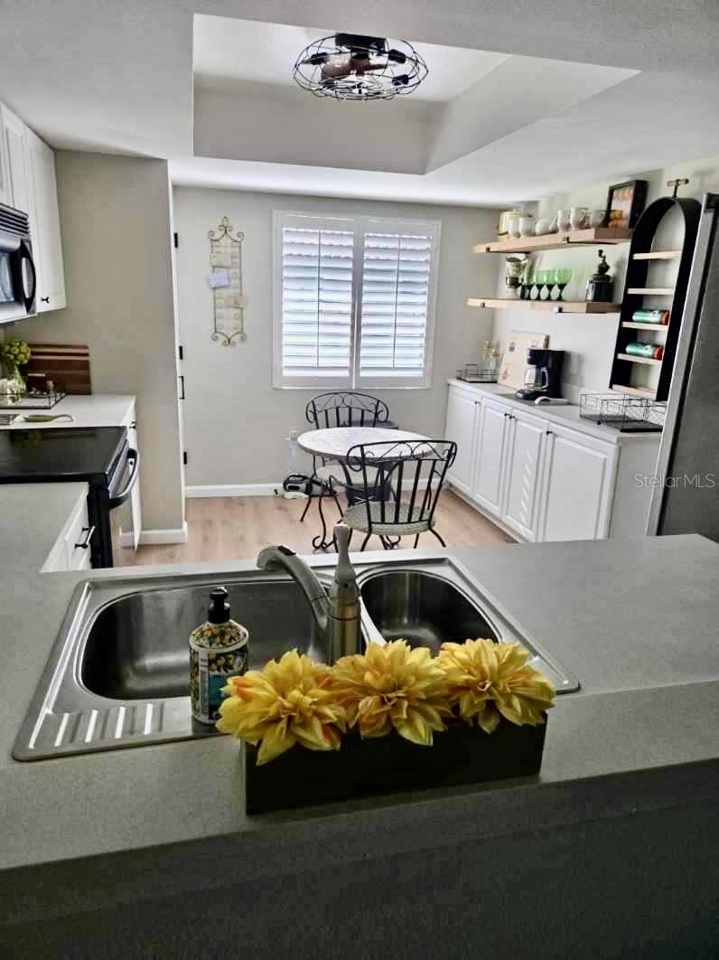 VALENCIA GARDEN - Residential Lease