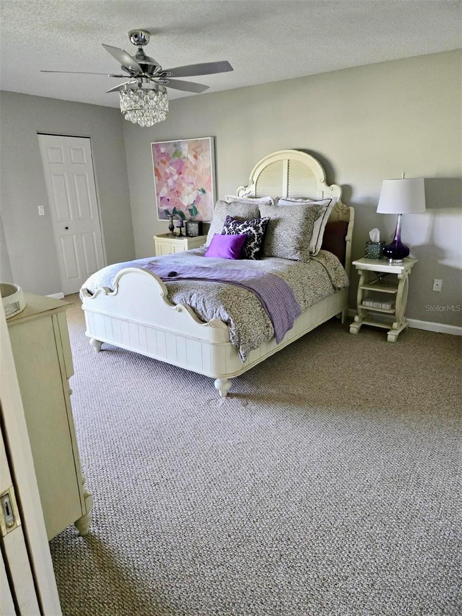 VALENCIA GARDEN - Residential Lease