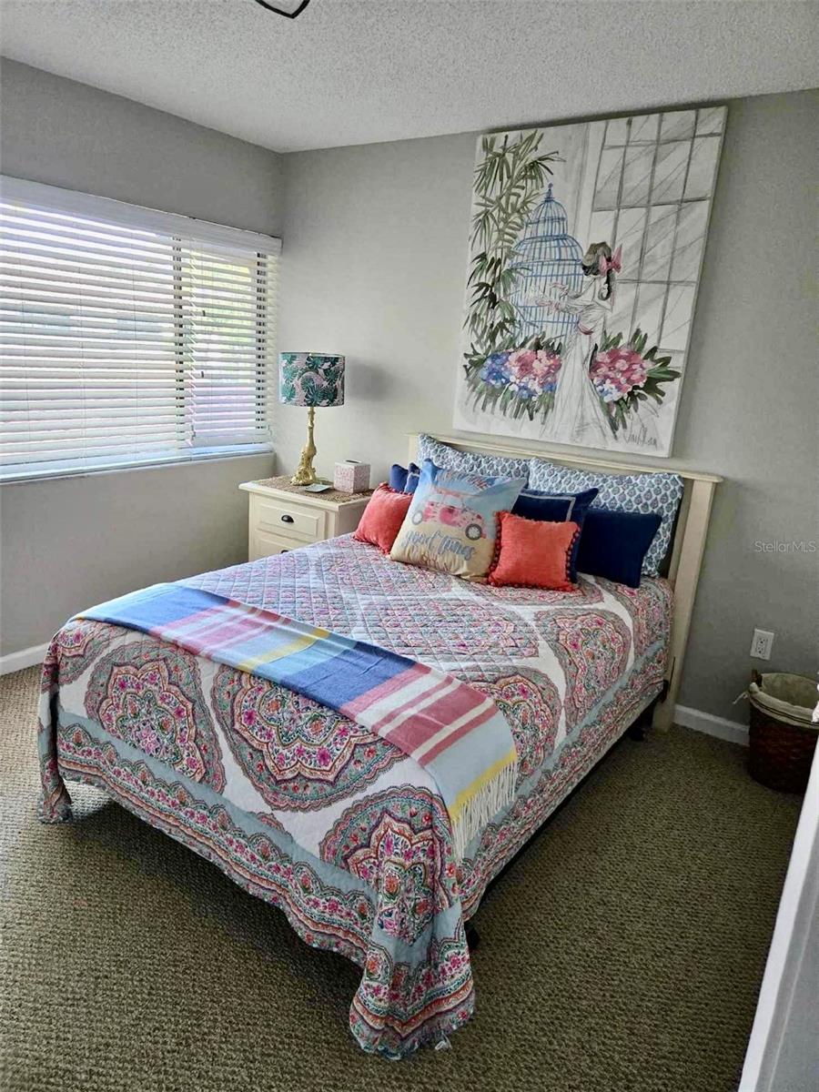VALENCIA GARDEN - Residential Lease