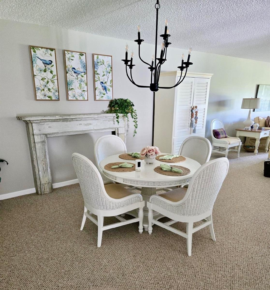 VALENCIA GARDEN - Residential Lease