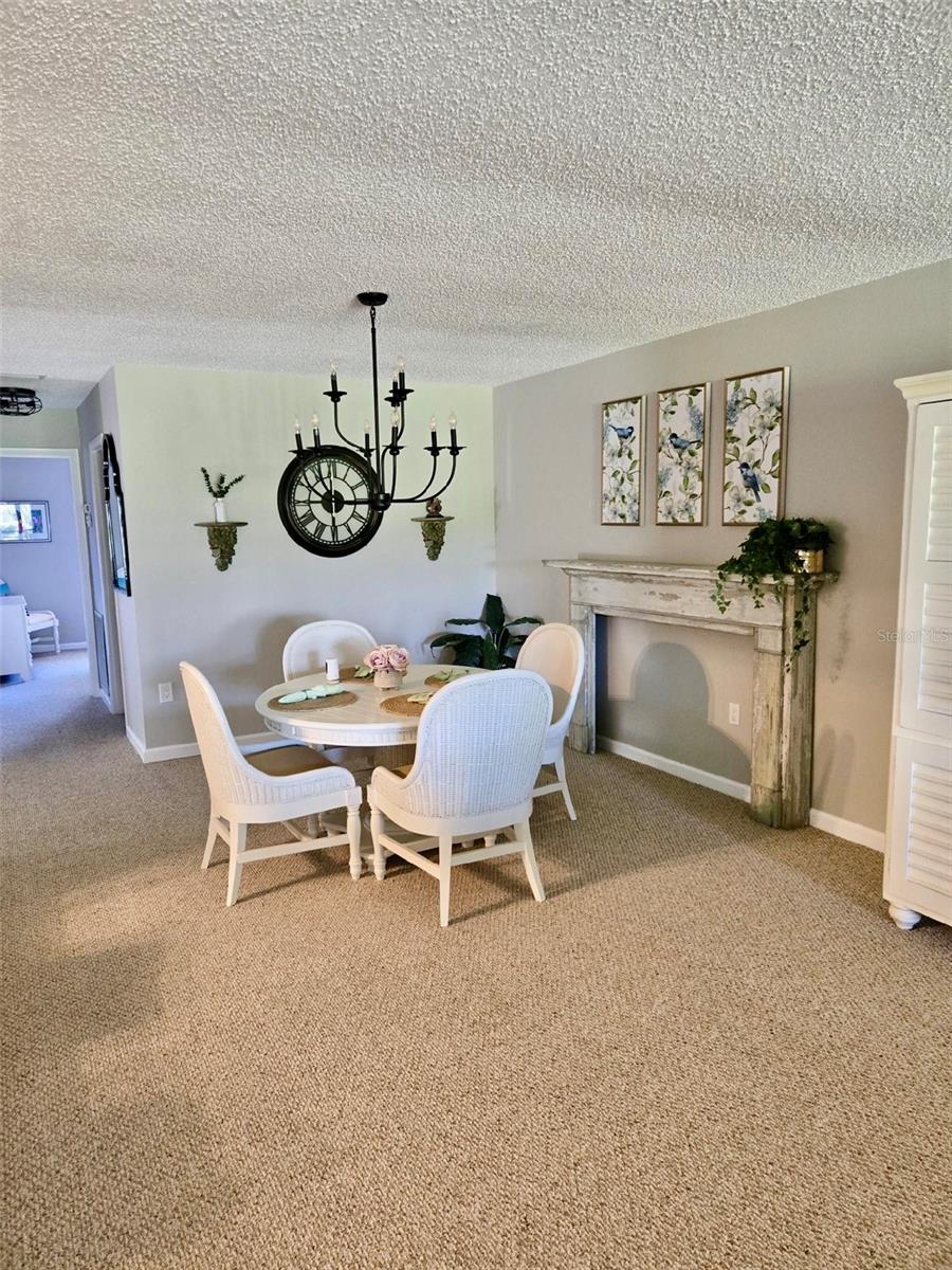 VALENCIA GARDEN - Residential Lease