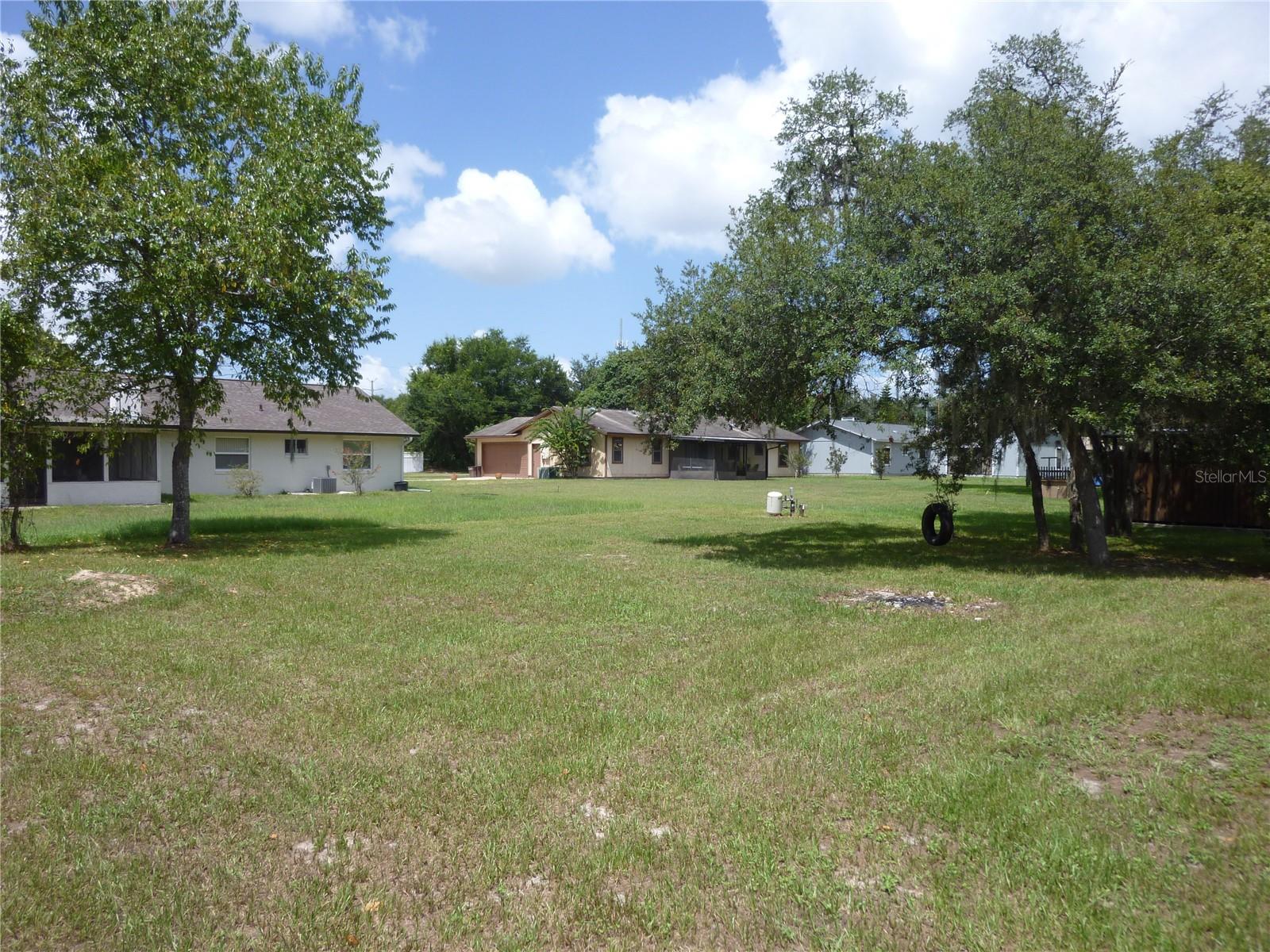 OAK MANOR - Residential Lease