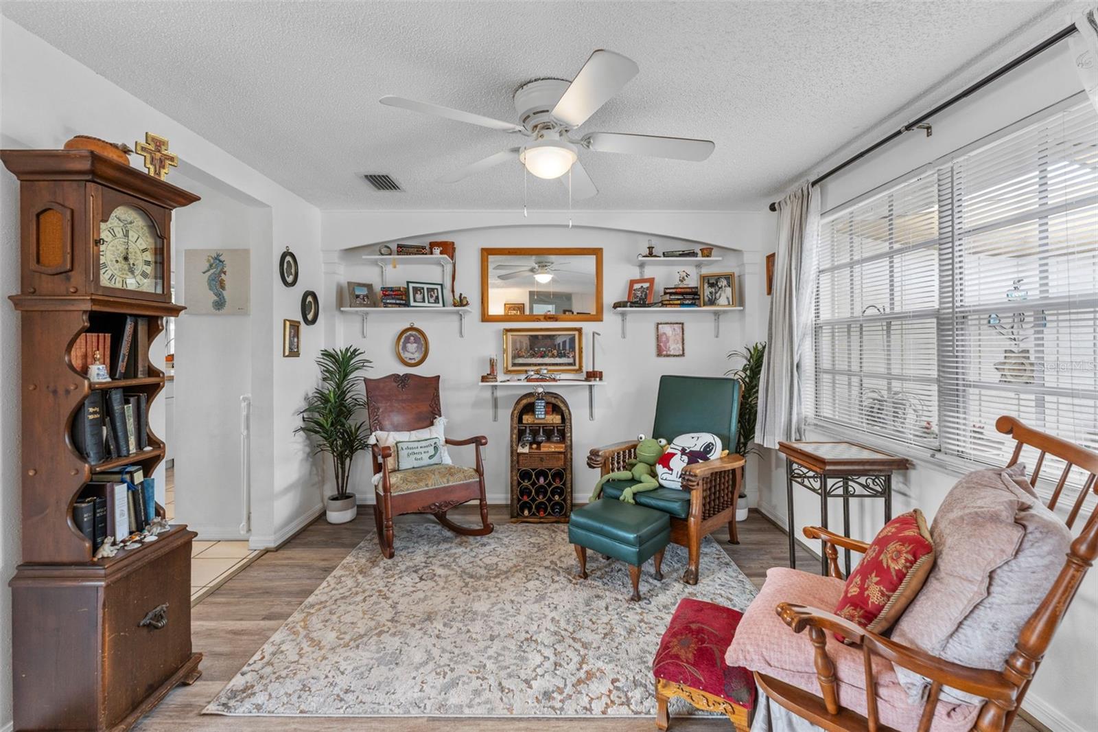 BEACON SQUARE - Residential