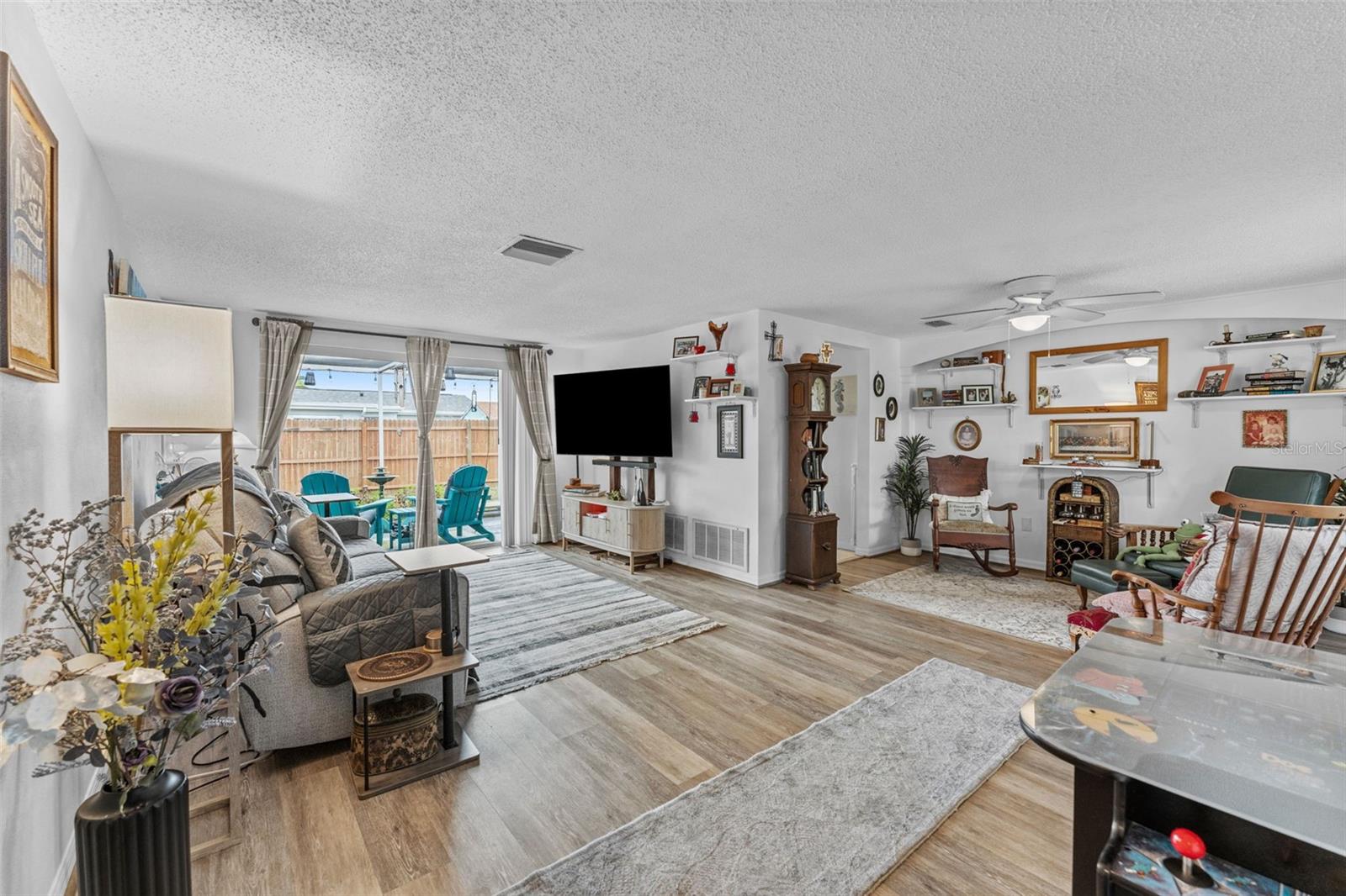BEACON SQUARE - Residential