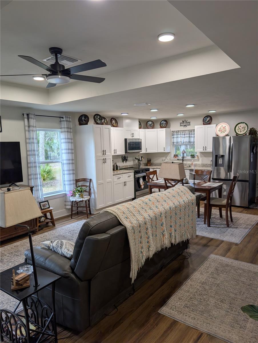 CHIEFLAND COUNTRY ESTATES - Residential