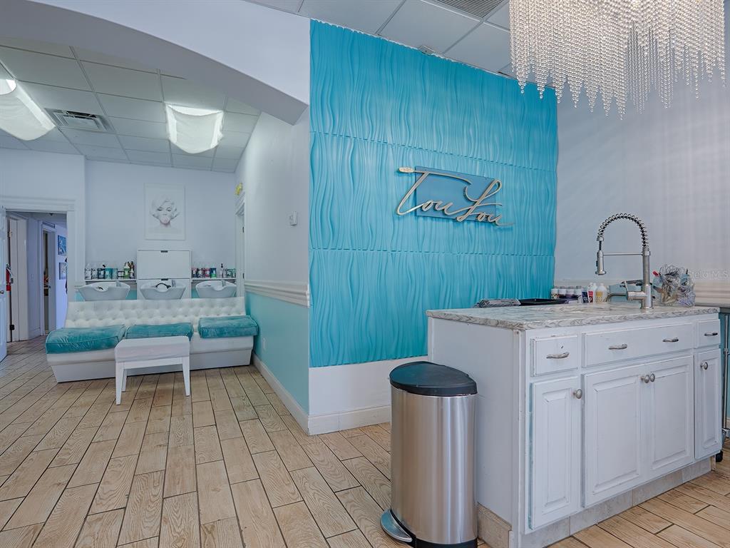 MASONS EXT DENHAM SUR - Commercial Sale