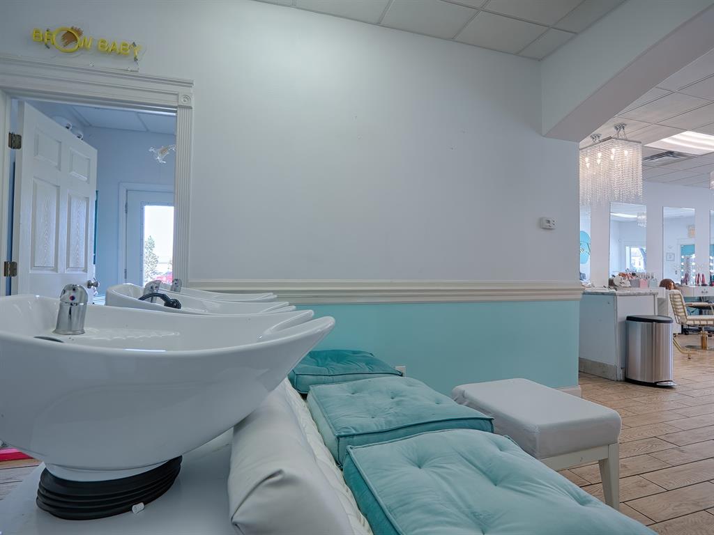 MASONS EXT DENHAM SUR - Commercial Sale