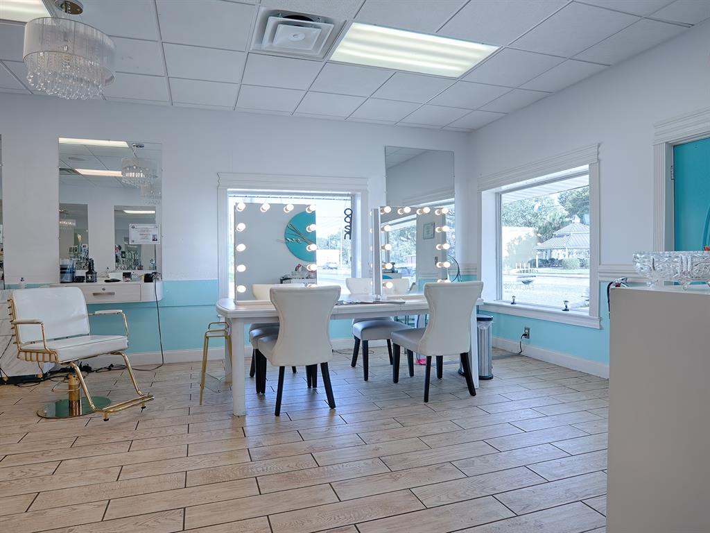 MASONS EXT DENHAM SUR - Commercial Sale