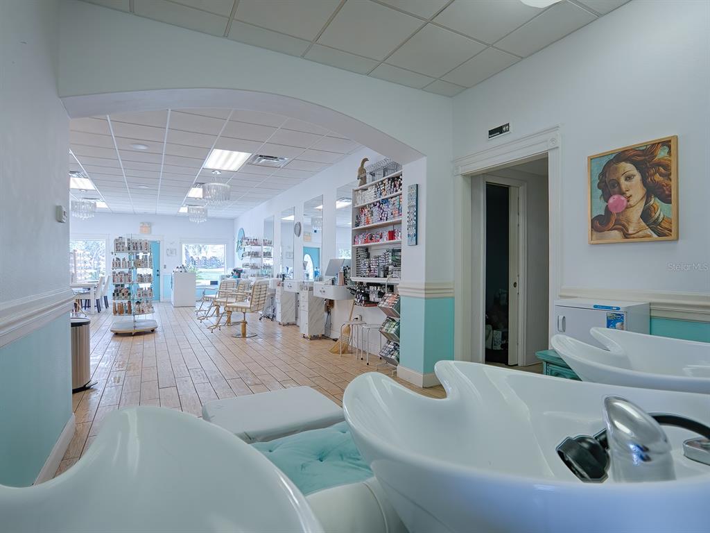 MASONS EXT DENHAM SUR - Commercial Sale