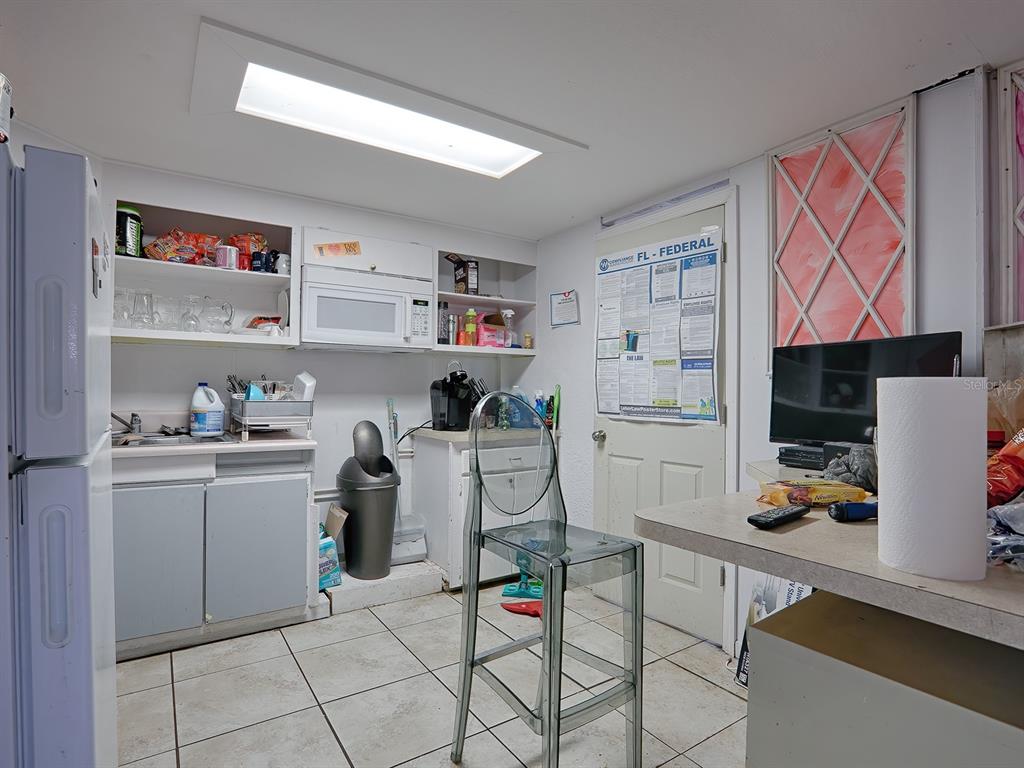 MASONS EXT DENHAM SUR - Commercial Sale