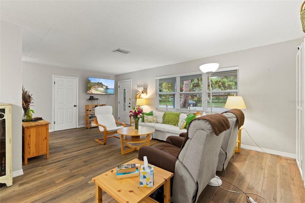 Photo of 1053 66th Avenue S, St Petersburg, FL 33705 (MLS # A4676330)