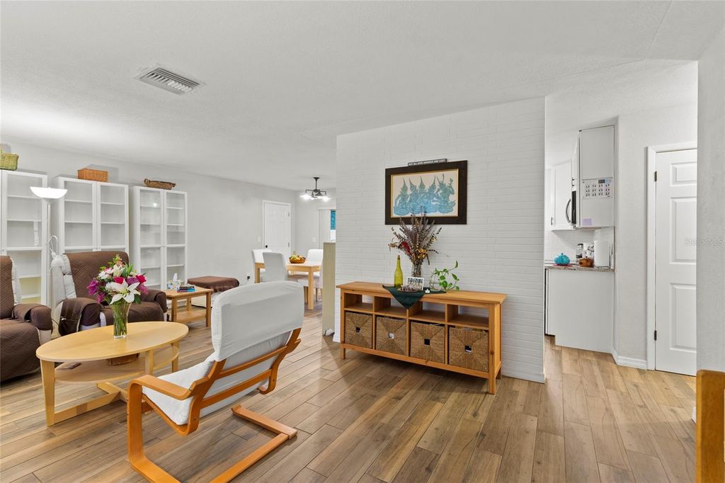 Photo of 1053 66th Avenue S, St Petersburg, FL 33705 (MLS # A4676330)