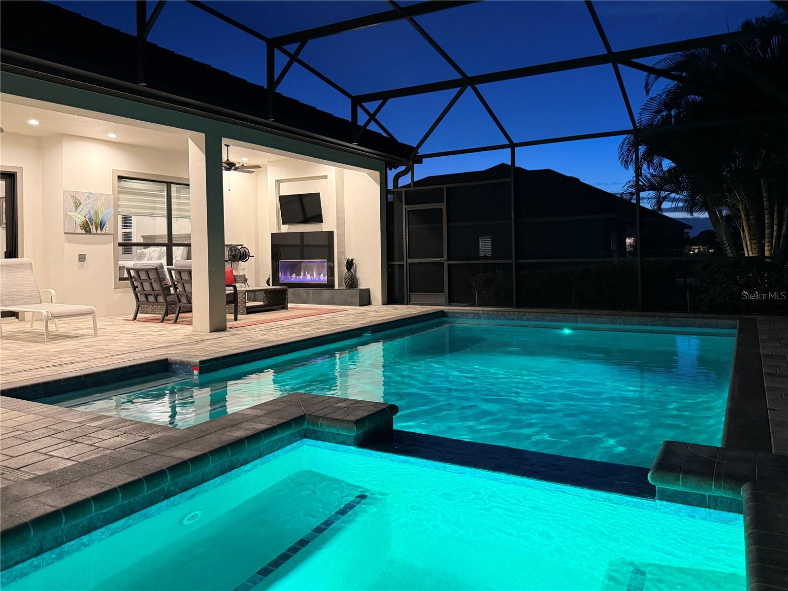 EMERALD PALMS - Residential