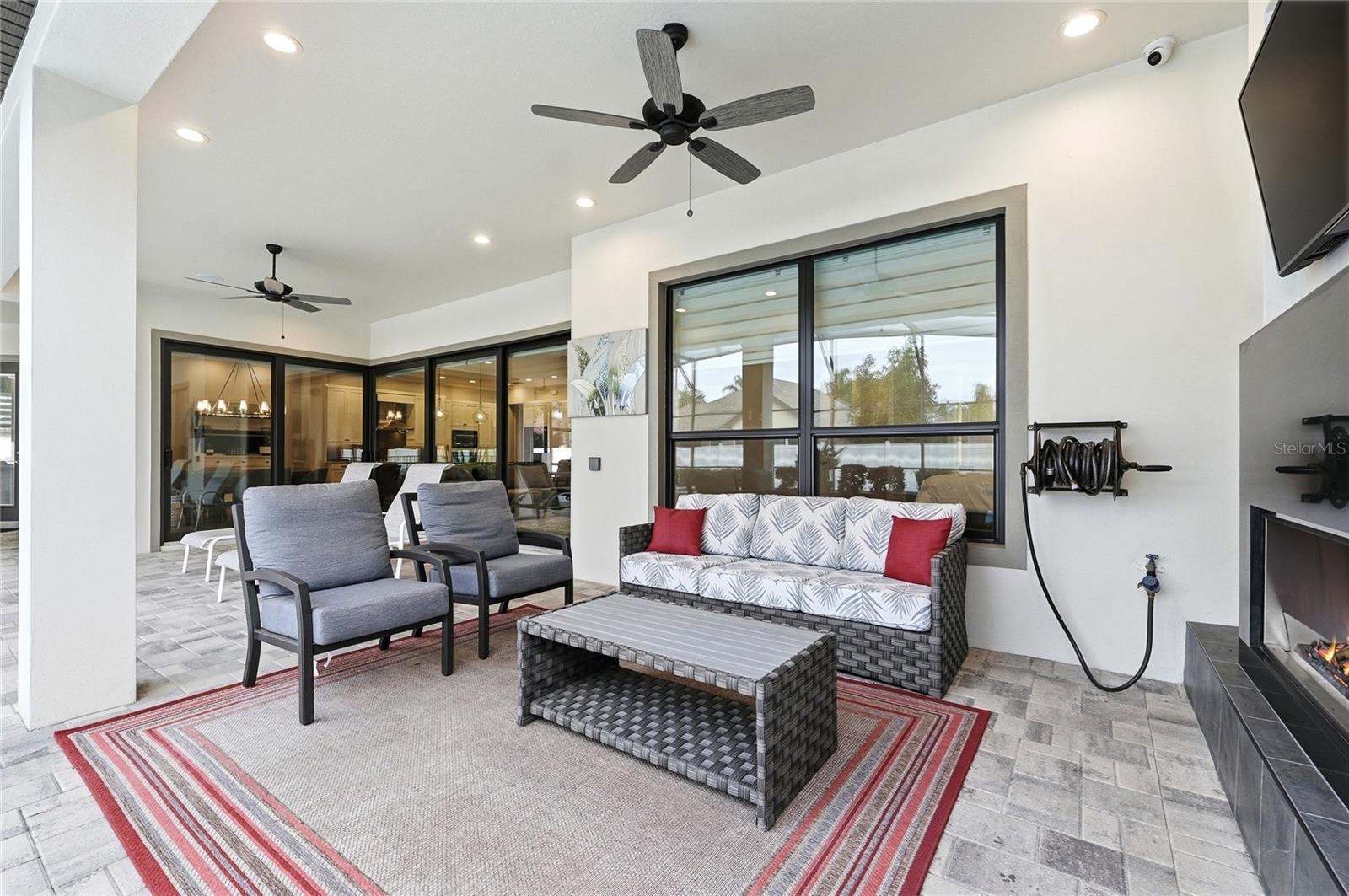 EMERALD PALMS - Residential