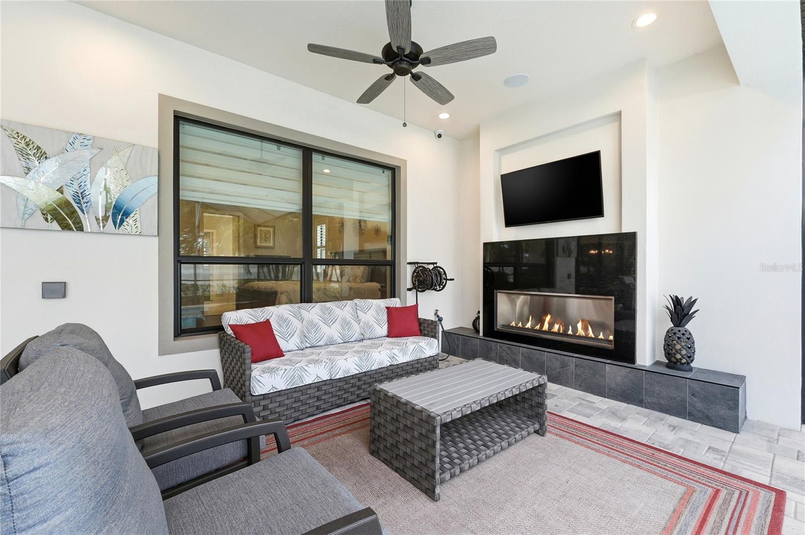 EMERALD PALMS - Residential